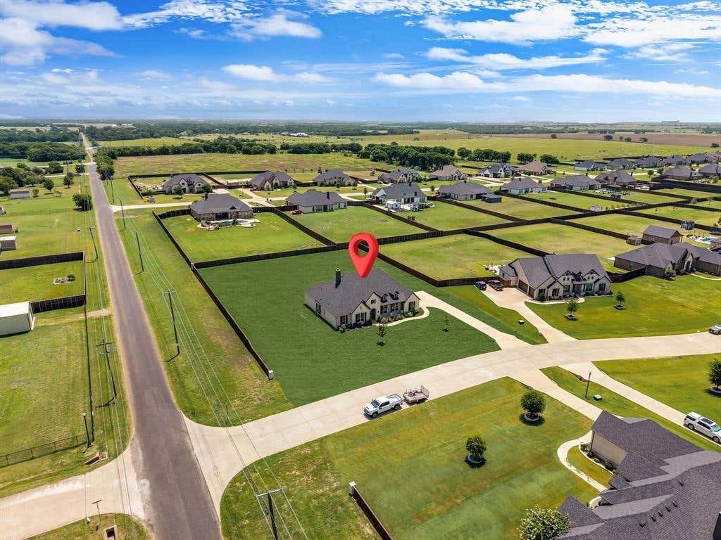 Photo of 610 Cimarron Meadows Drive, Waxahachie, TX 75167 (MLS # 21318791)