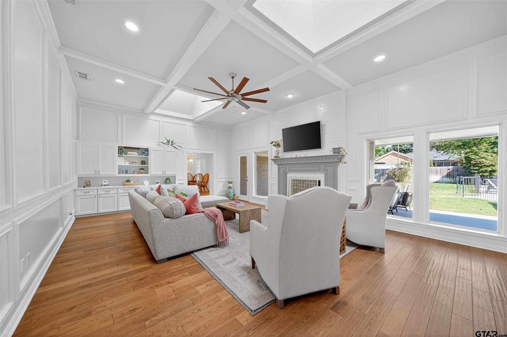 6102 Wilderness Road