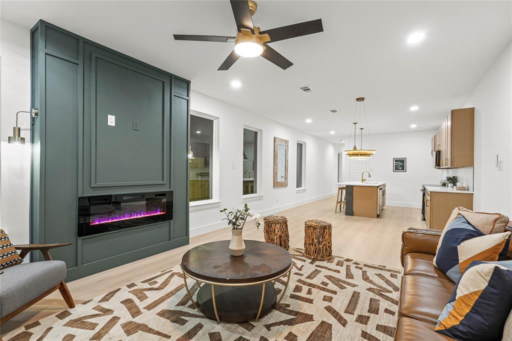 Lincoln Manor - Residential