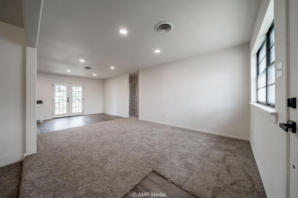 503 Hill Circle