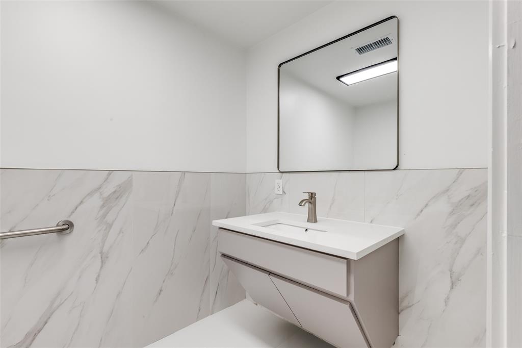 Issac F Webb Surv Abs #1574 - Commercial Sale