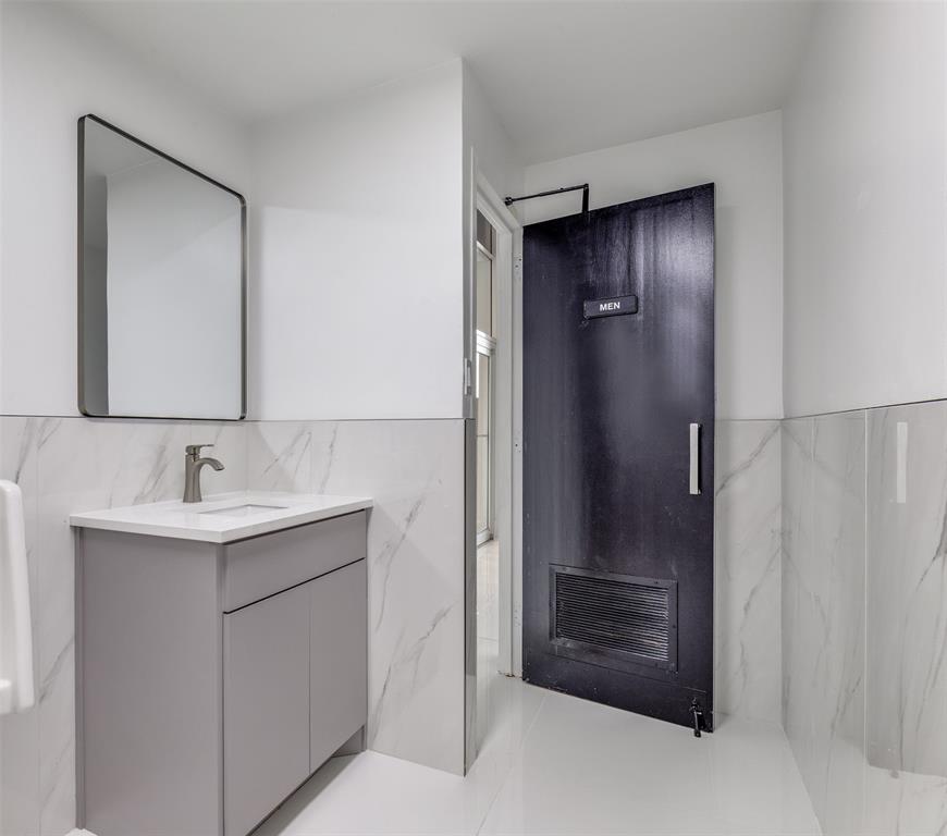 Issac F Webb Surv Abs #1574 - Commercial Sale