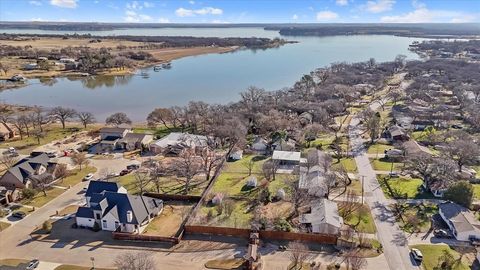 209 Familia Court Azle TX 76020