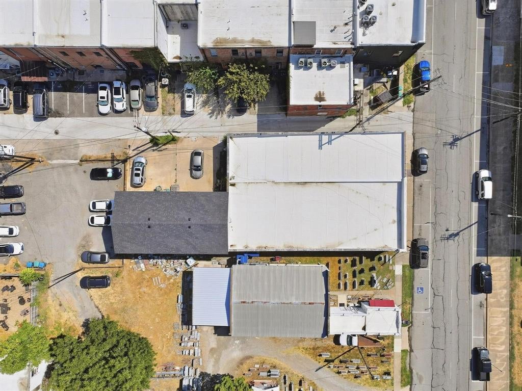 211 W Lamar Street