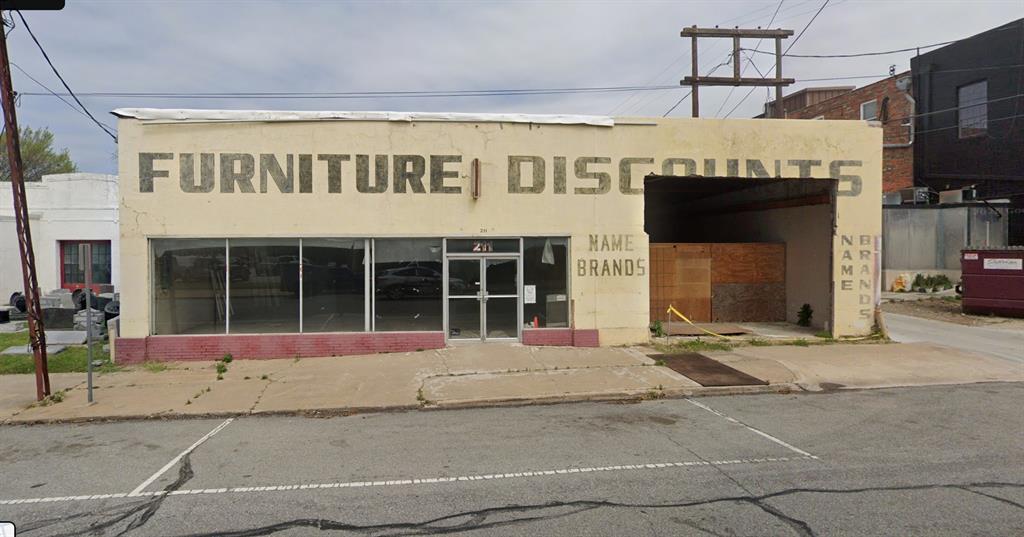 211 W Lamar Street
