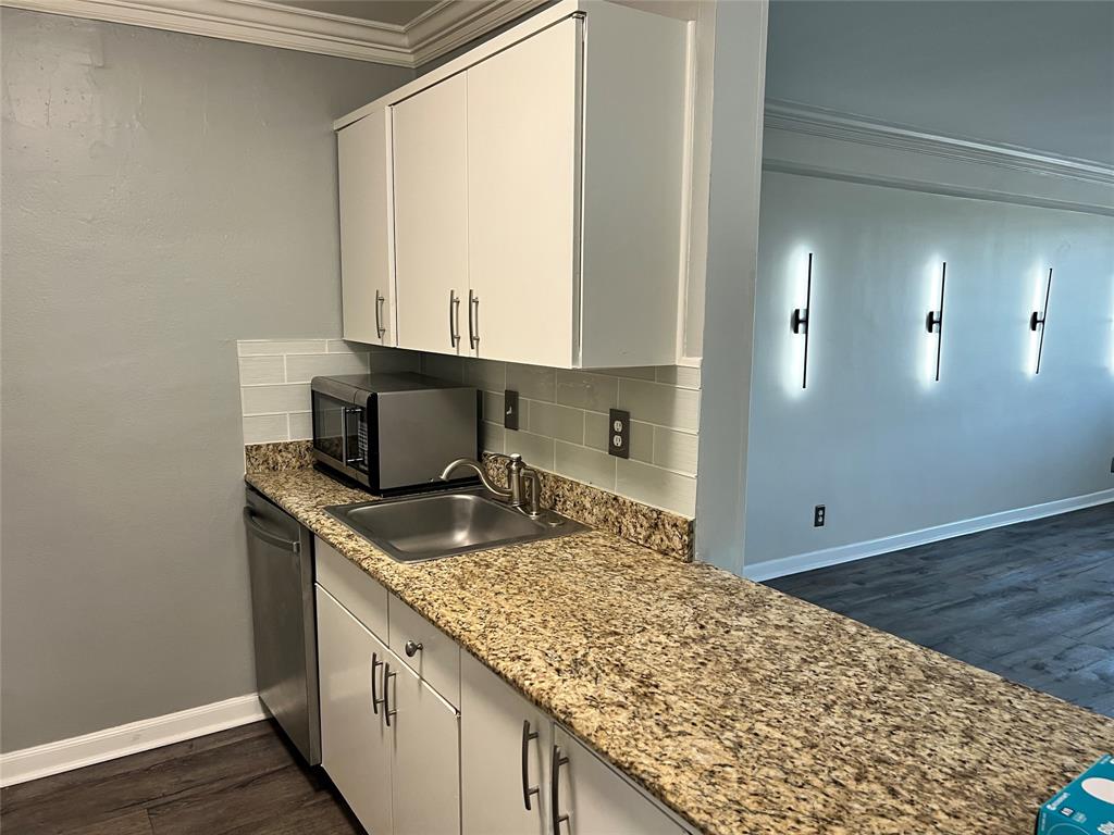 Twenty-one Turtle Creek Condo - Residential Lease