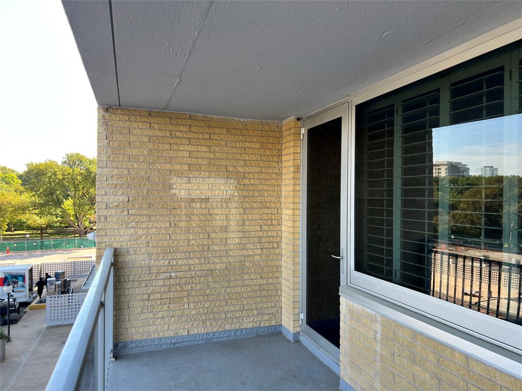 Twenty-one Turtle Creek Condo - Residential Lease