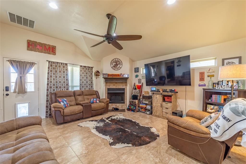 GEMSTONE ESTATES PHASE FOUR - Residential