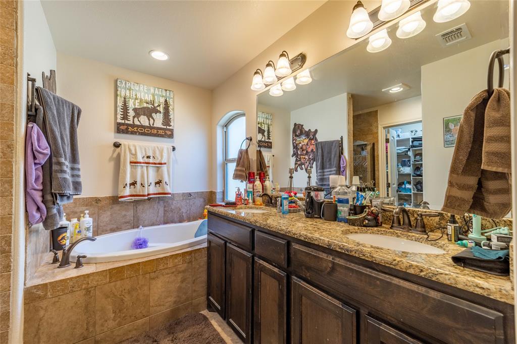 GEMSTONE ESTATES PHASE FOUR - Residential