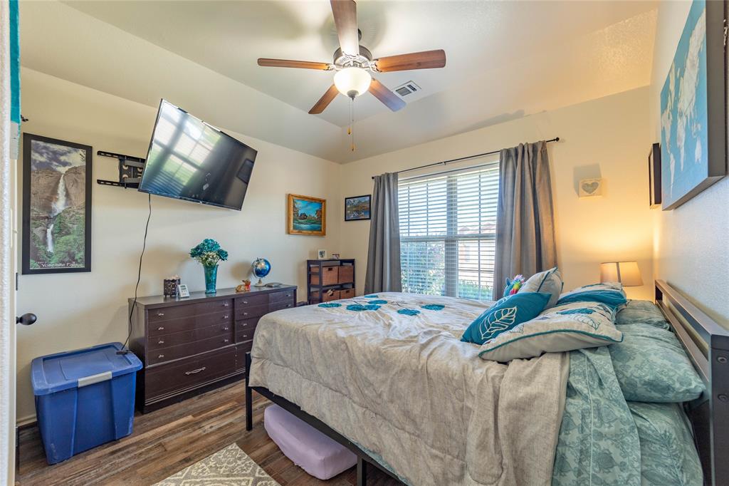 GEMSTONE ESTATES PHASE FOUR - Residential