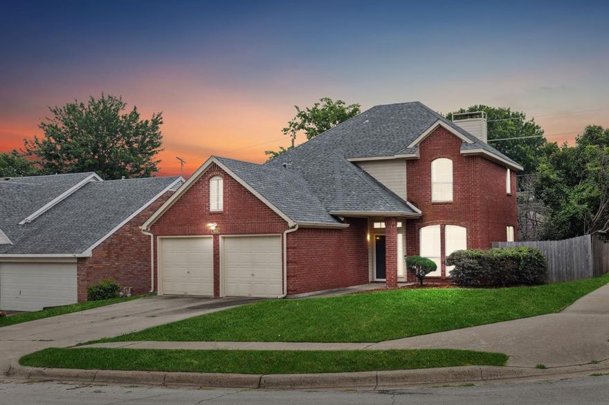 Beautiful 3 bedroom, 2 bathroom home located on a corner lot that is WALKING distance to Dove Elementary and Dove Park. This property highlights granite counter tops, spacious floor plan, smart light switches, and more! Upon entering enjoy a large living room, perfect for the family or gatherings. The downstairs has a half bathroom, laundry room, dining area, and large kitchen with prep island, stainless steal appliances, and tons of storage! Upstairs has 2 secondary bedrooms with a full bathroom, and the primary bedroom has a large ensuite bathroom with garden tub, separate shower, two sinks, and large walk in closet. Enjoy being close to Hwy 114, Hwy 26, and less that 15 minutes from DFW International Airport!