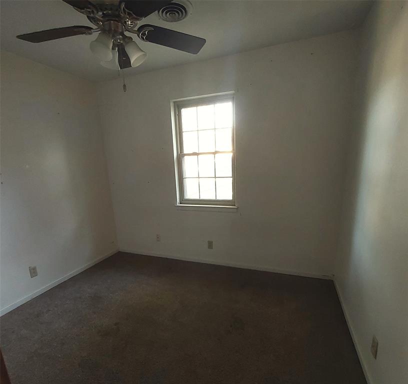 124 N Imperial Drive
