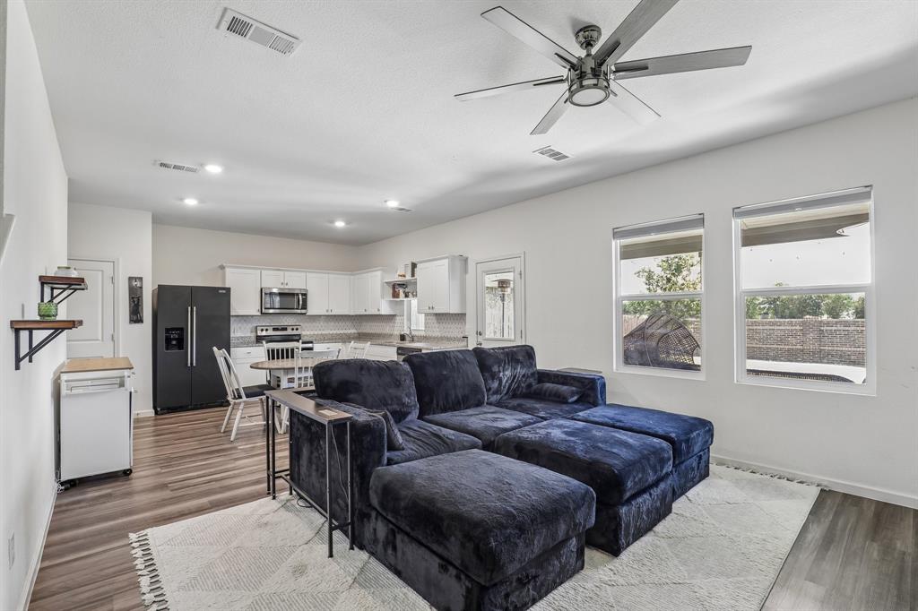 405 Covington Cove