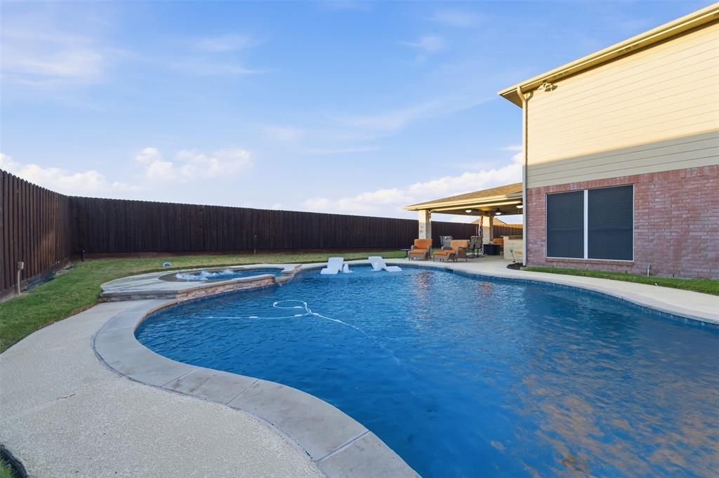 1004 Cedar Ridge Lane