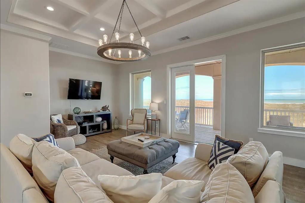 6501 Villa Castellon Drive