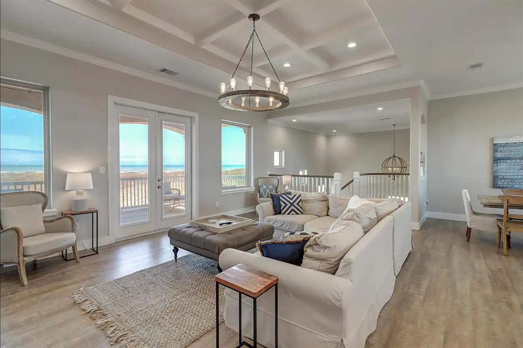 6501 Villa Castellon Drive