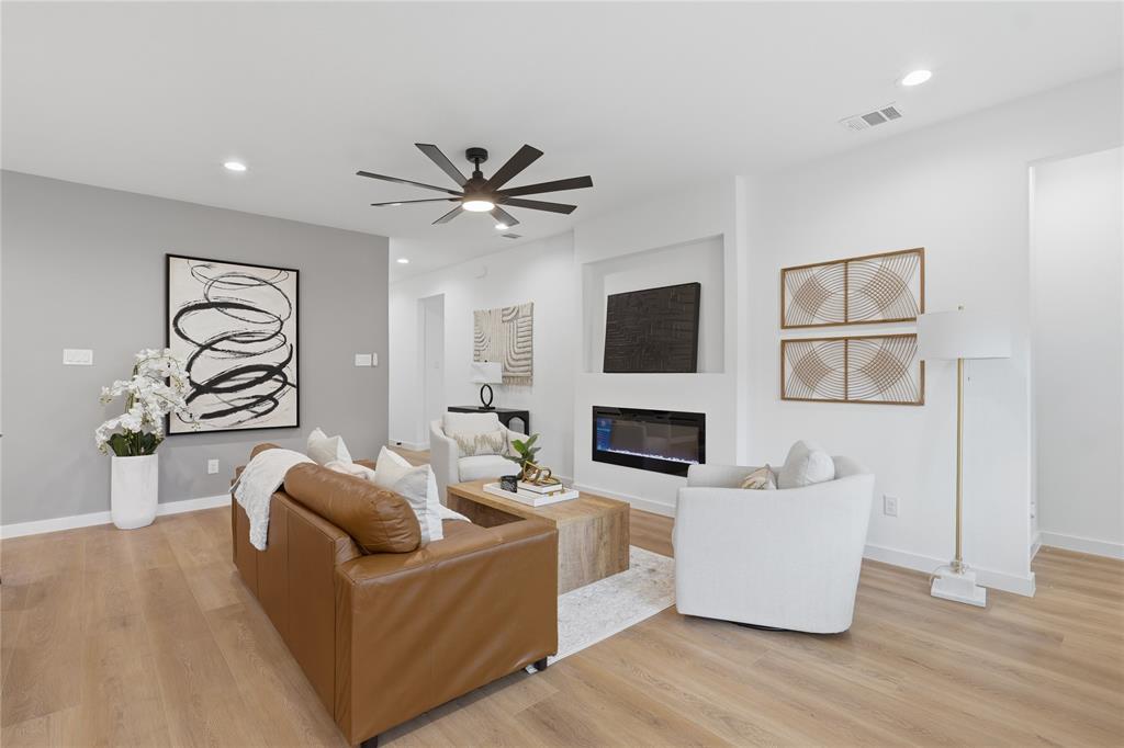 E A GRACEY EST - Residential