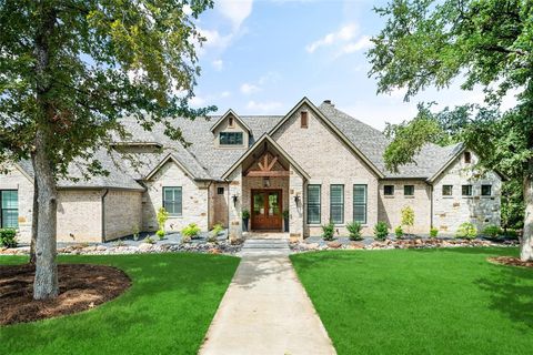 A home in Oak Point