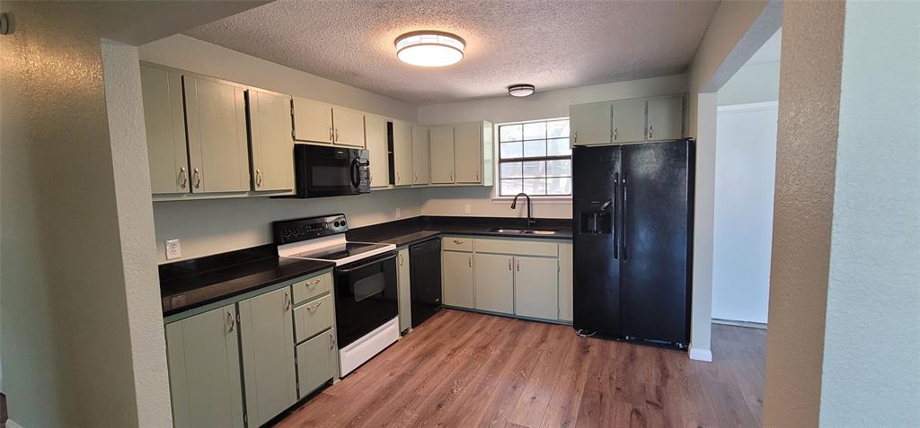 WESTERN HILLS HARBOR - Residential