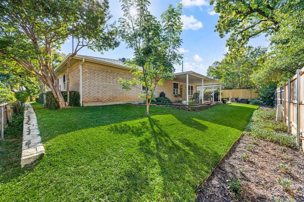 1704 Indian Oaks Court