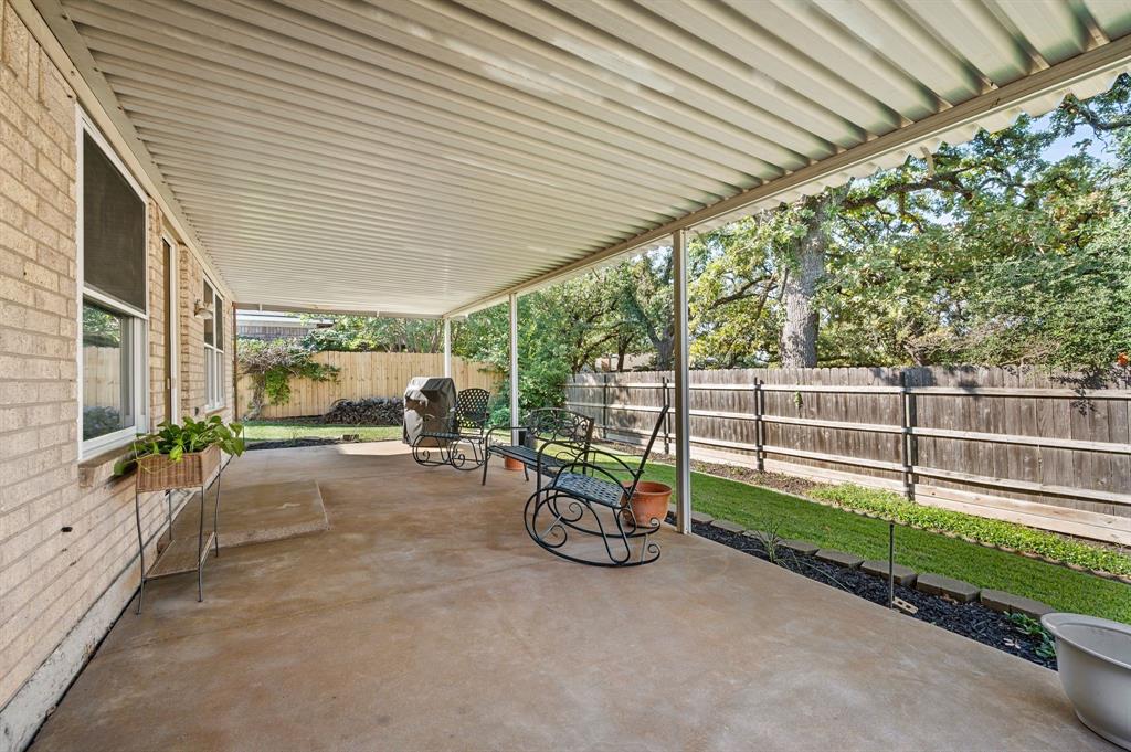 1704 Indian Oaks Court