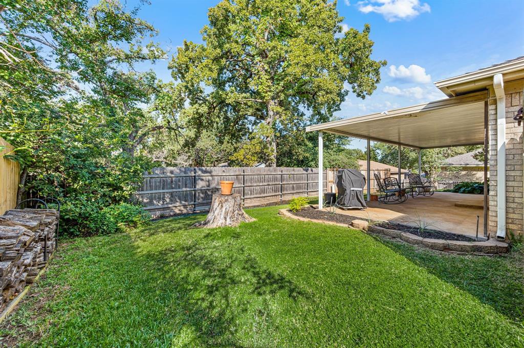 1704 Indian Oaks Court