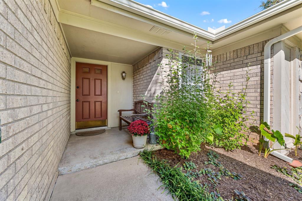 1704 Indian Oaks Court