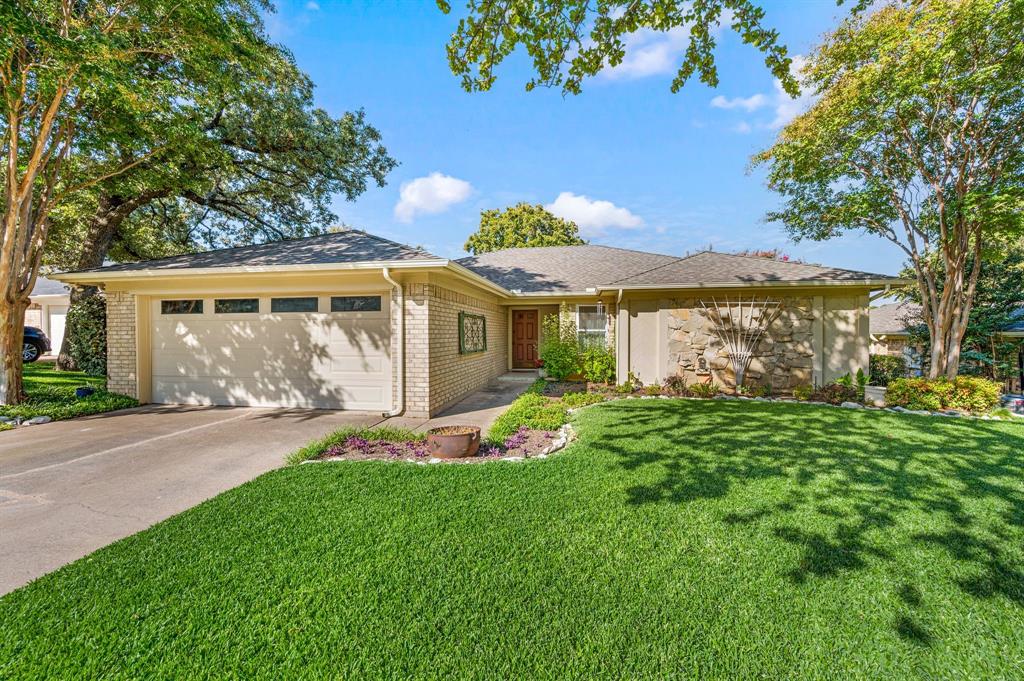 1704 Indian Oaks Court