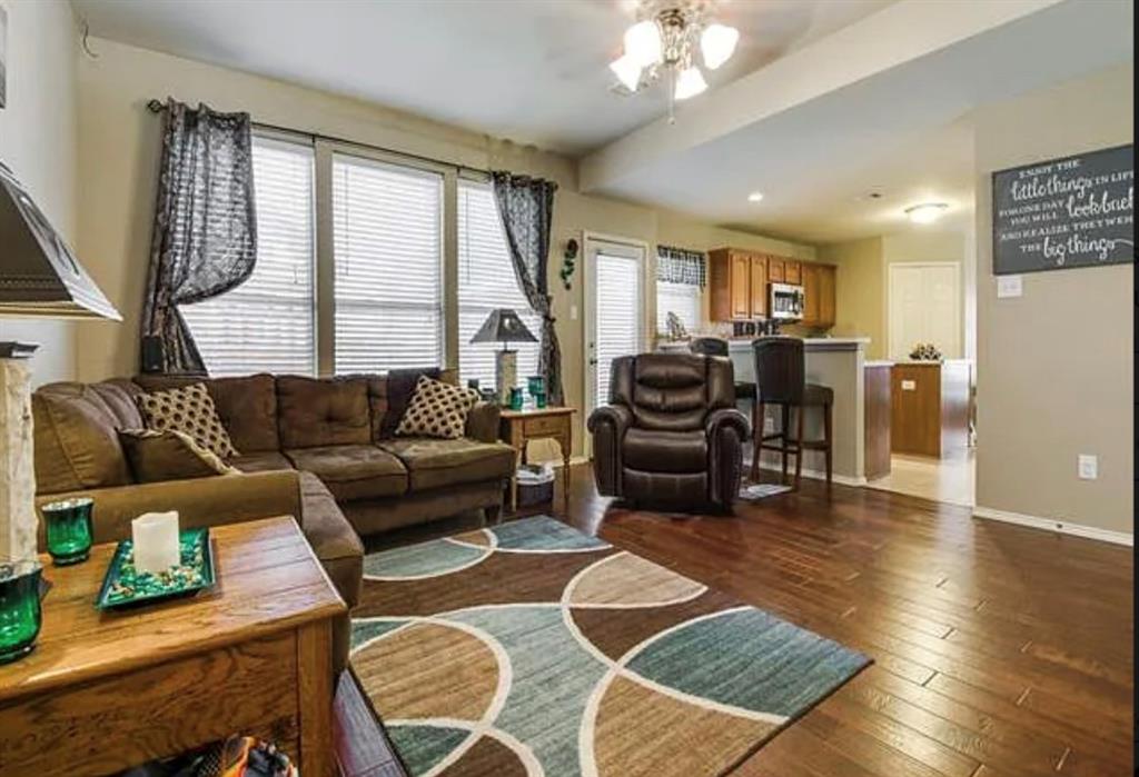 Photo 5 of 11 of 6217 Oakmont Drive house