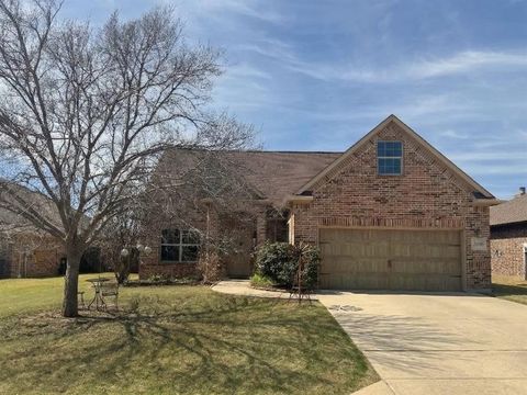 Photo of 2006 Maxwell Court, Aubrey, TX 76227 (MLS # 21209203)