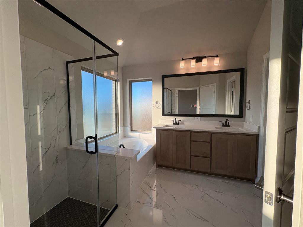 Regatta Oaks - Residential