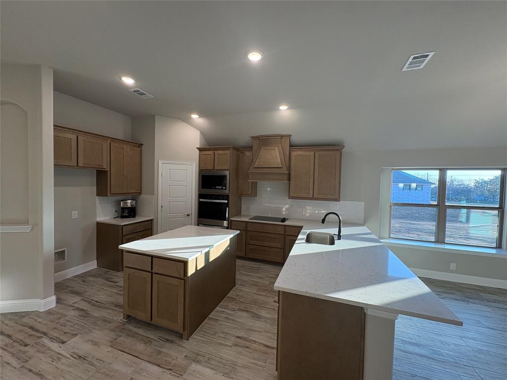 Regatta Oaks - Residential