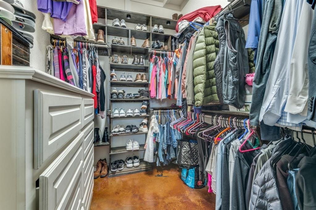 Crestwood Hollow - Residential