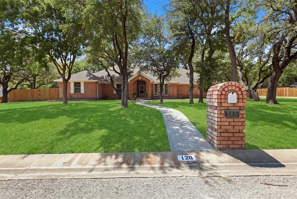 128 Oakwood Court
