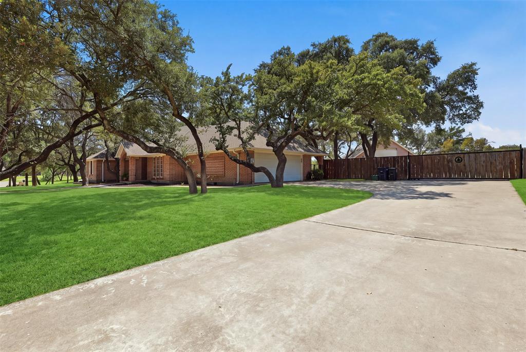 128 Oakwood Court