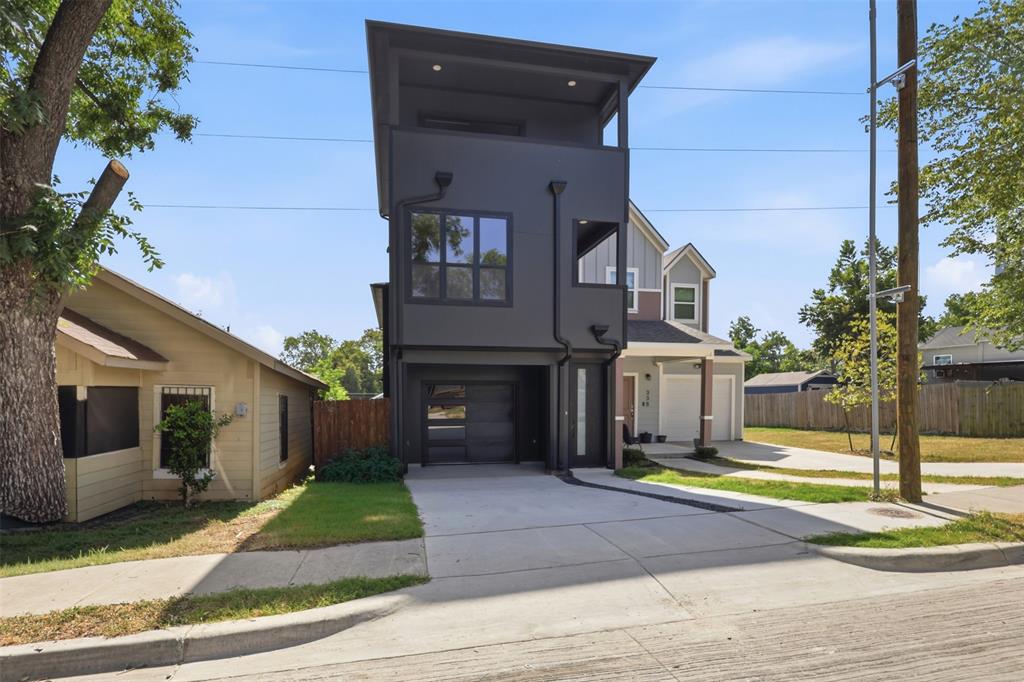 Photo of 340 N Moore Street, Dallas, TX 75203 (MLS # 21342124)