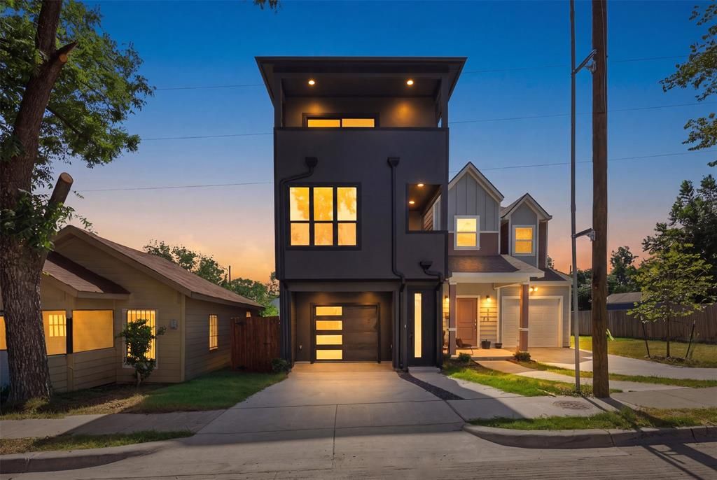 Photo of 340 N Moore Street, Dallas, TX 75203 (MLS # 21342124)