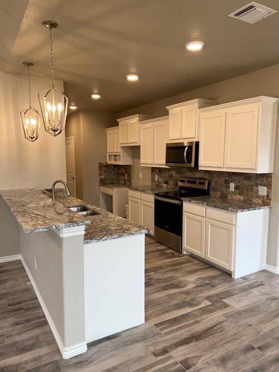 Tolar, Texas 76476, United States, 3 Bedrooms Bedrooms, ,3 BathroomsBathrooms,Residential,Active,8845