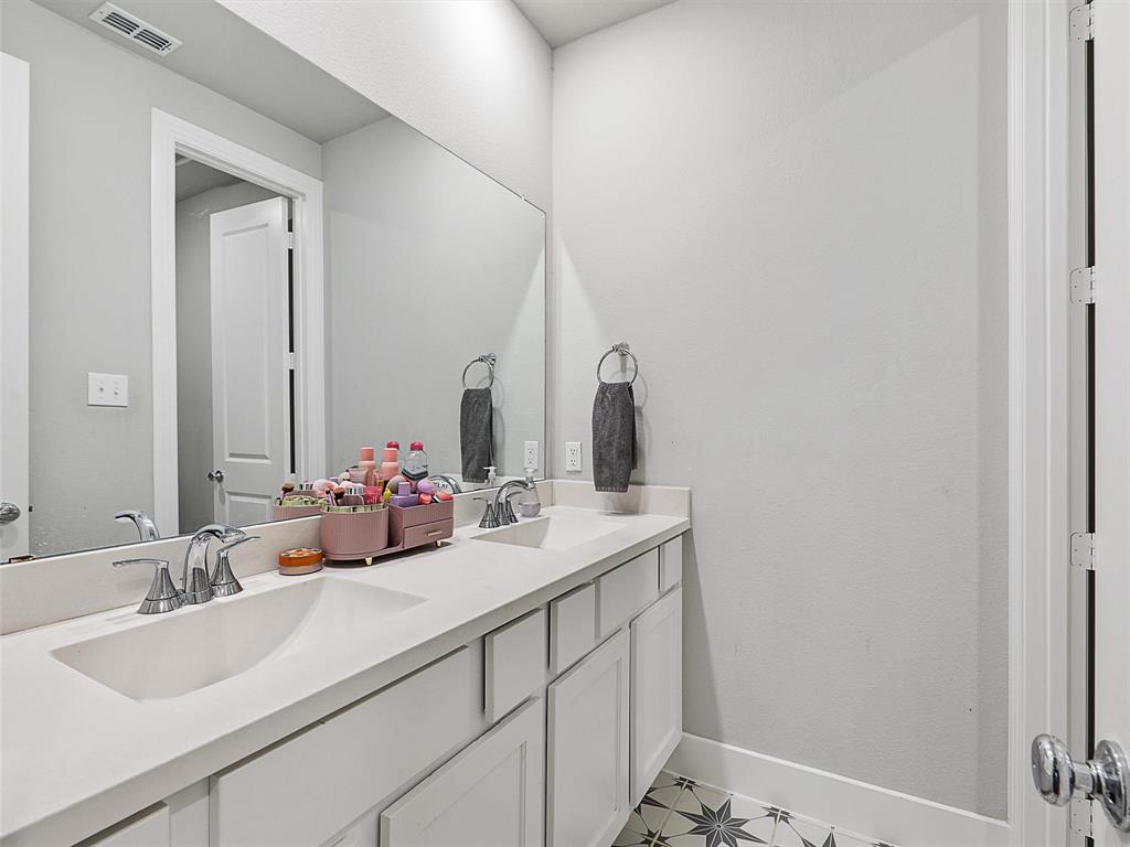 Gateway Village - The Reserve - Residential