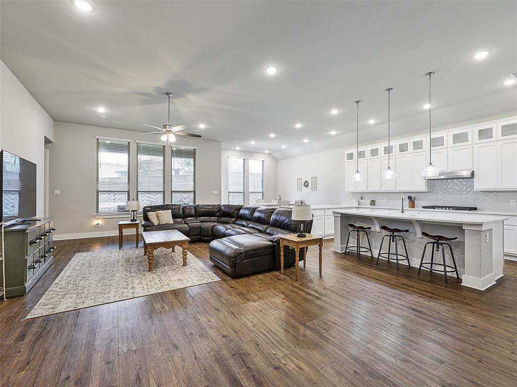 Gateway Village - The Reserve - Residential