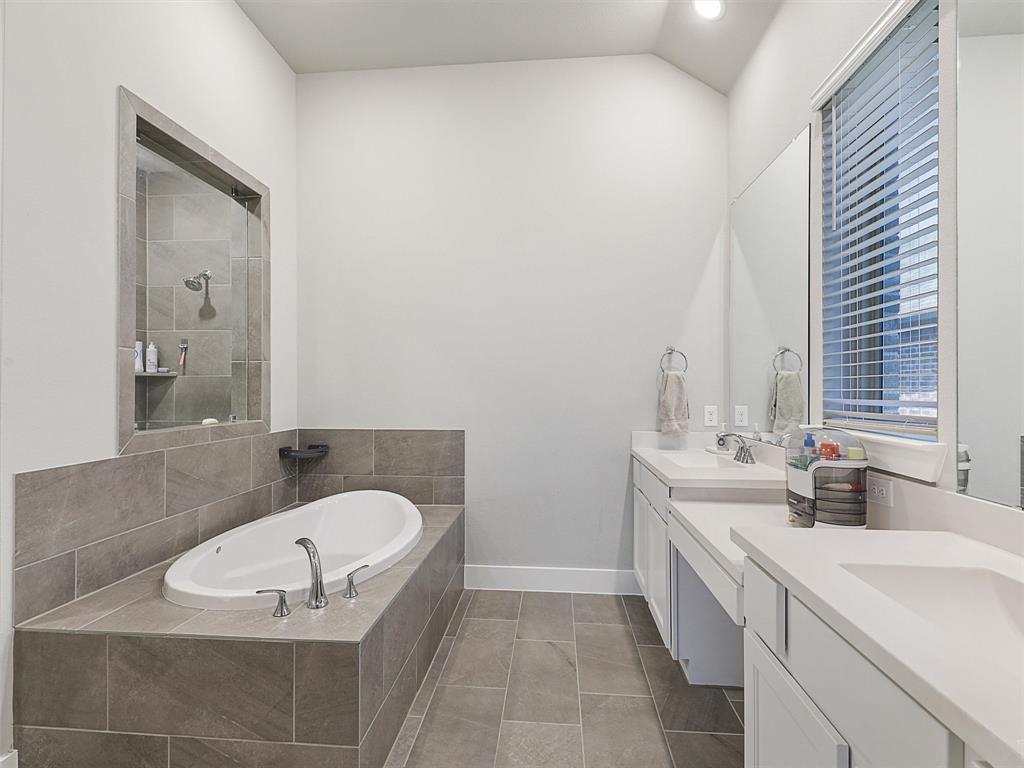 Gateway Village - The Reserve - Residential