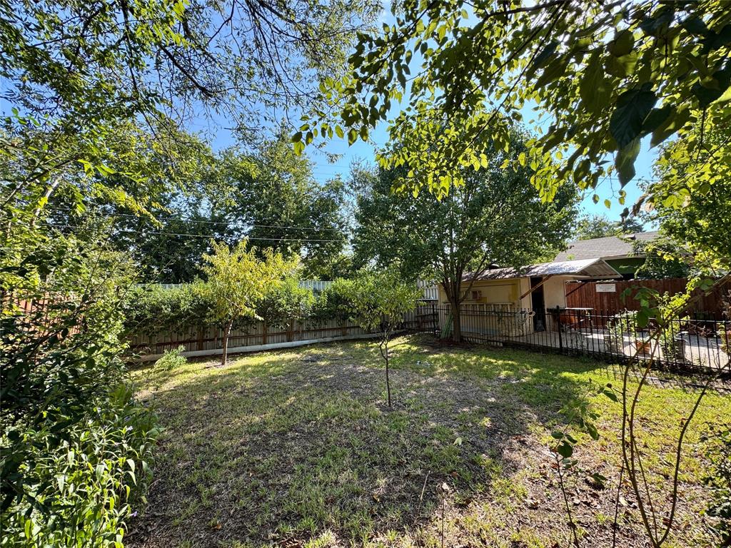 Deerpath Village 03 - Residential