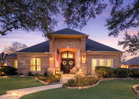 Photo of 3313 Dogwood Trail, Rowlett, TX 75088 (MLS # 21236100)