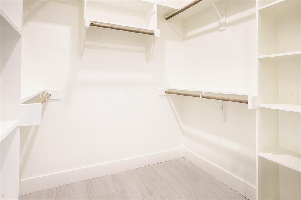 WINNETKA HEIGHTS - Residential