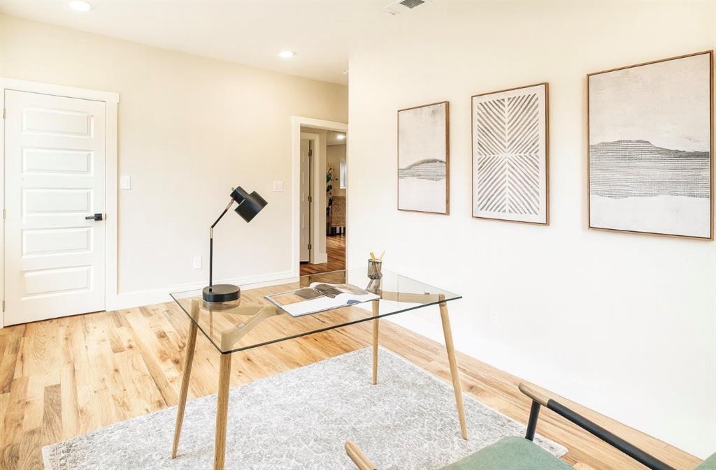 WINNETKA HEIGHTS - Residential