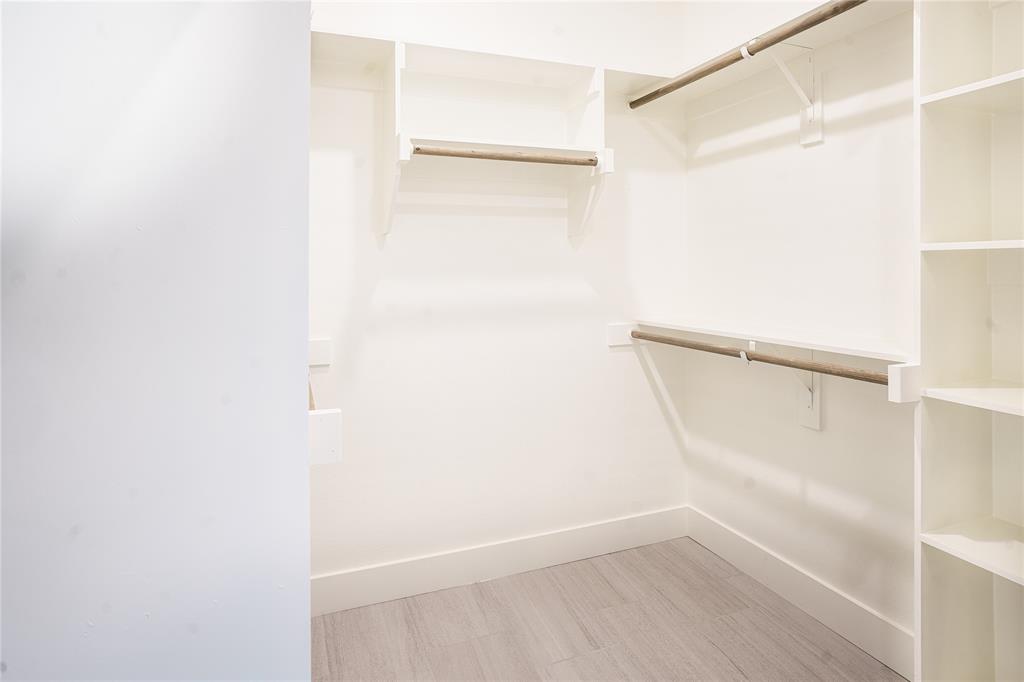 WINNETKA HEIGHTS - Residential