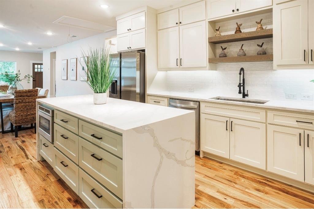 WINNETKA HEIGHTS - Residential