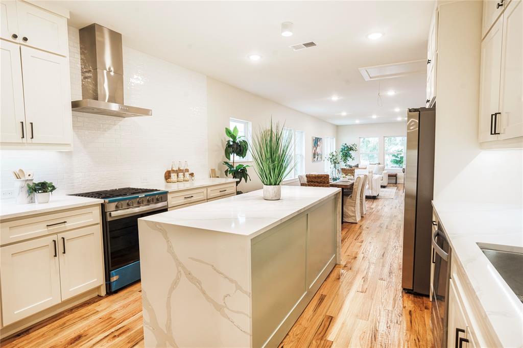 WINNETKA HEIGHTS - Residential