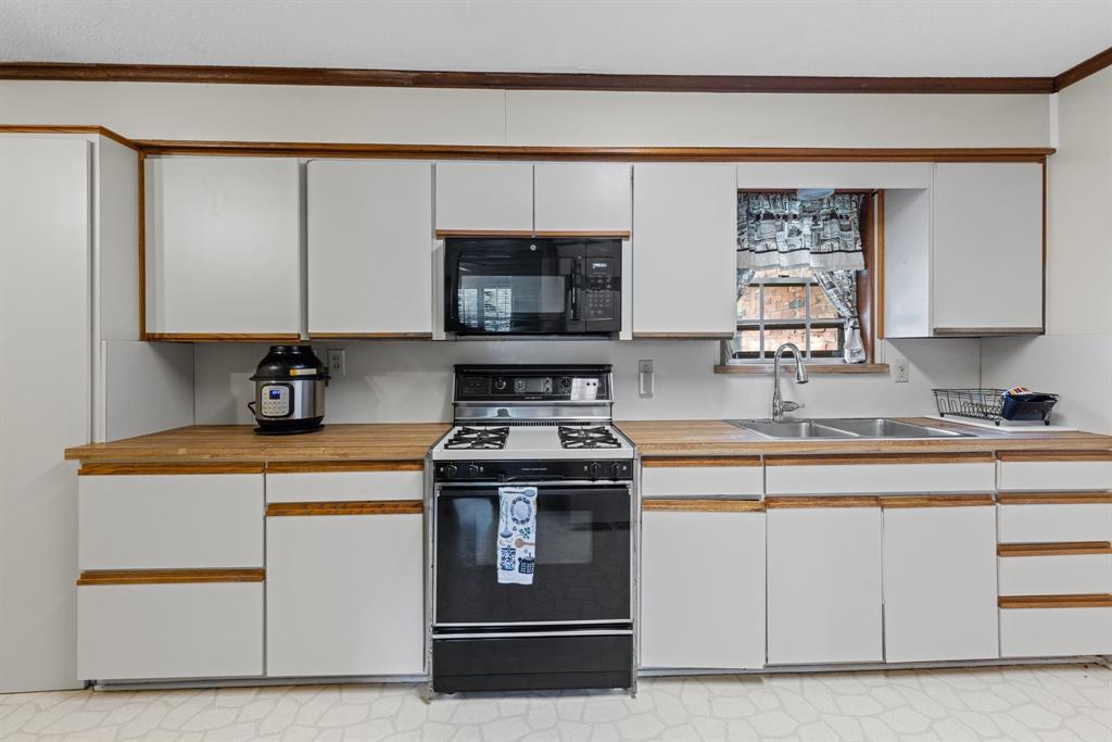 S4935 SHERWOOD FOREST ADDITION SEC 1 4 Acres .2179 - Residential