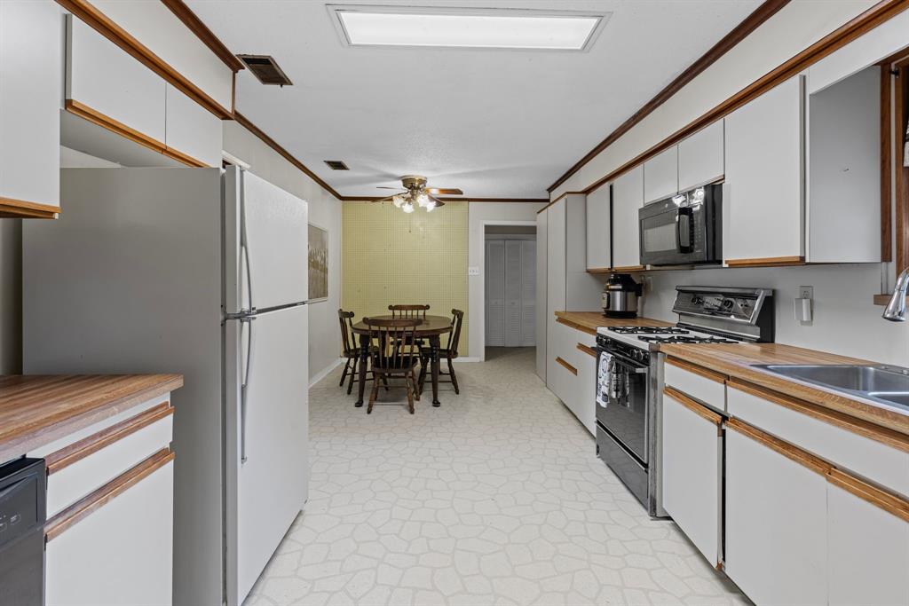 S4935 SHERWOOD FOREST ADDITION SEC 1 4 Acres .2179 - Residential